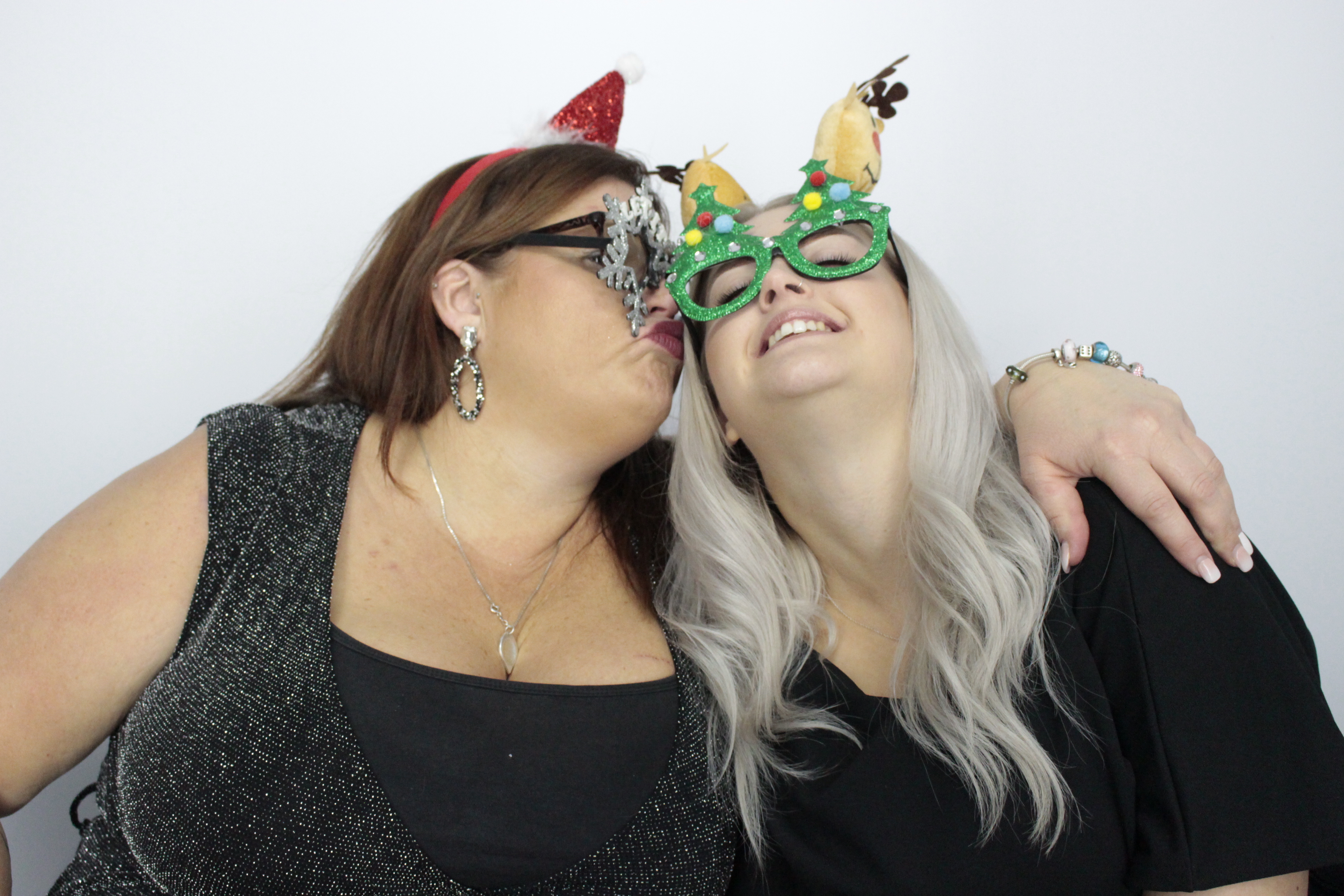 Fittleworth Medical Christmas Party | View more photos from the event at gallery.myphotoboothexperience.co.uk/u/MyPhotoBoothExperienceLtd/Fittleworth-Medical-Christmas-Party